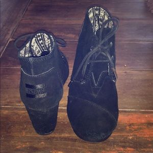 Toms Black Suede Wedges size 6
